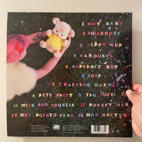 Melanie Martinez - Cry Baby LP indie synth pop vinyl record - Picture 2 of 6